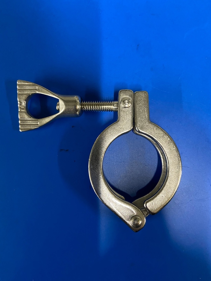 It is a pipe welding clamp 2 piece type. It is composed to Clamp body, 2 Ferrule and Gasket.